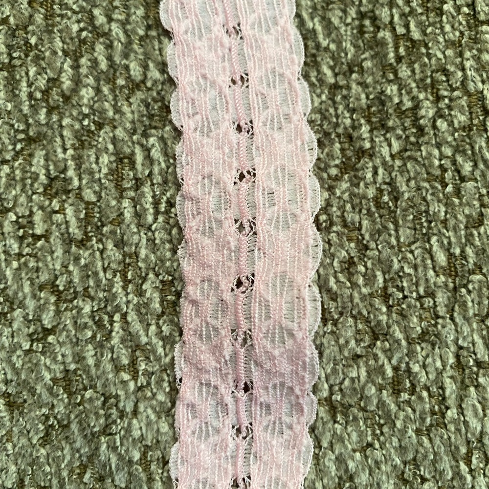 Vintage spools of stretch lace - Picture 4 of 11